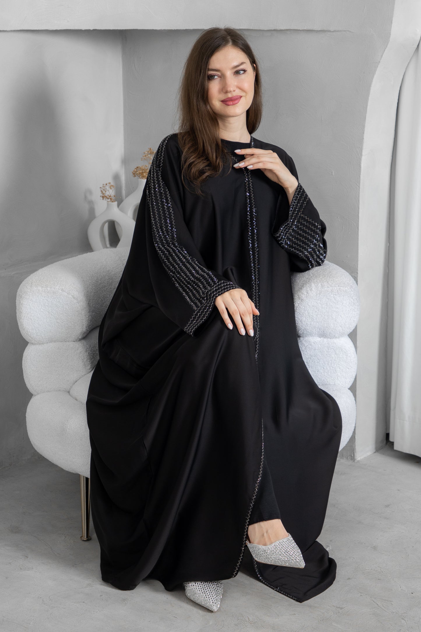 عباية اللؤلؤة السوداء
